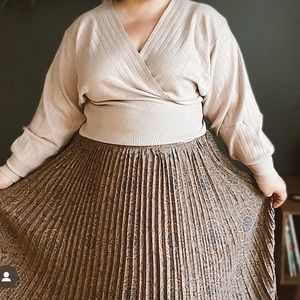 Pleated midi skirt